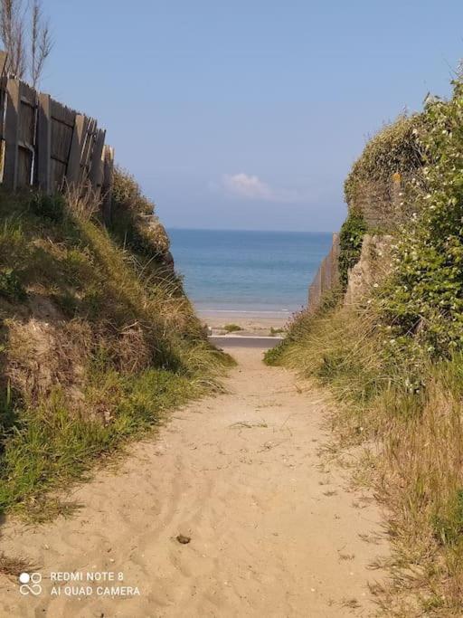 La Chaloupe Gites De Mer Жюлувіль-ле-Пін Екстер'єр фото